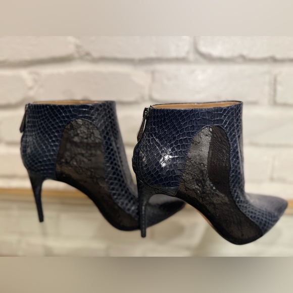 BCBGMaxAzria Vera Cuoio Leather Navy Leather Snakeskin Print/Lace Bootie… - Picture 2 of 11